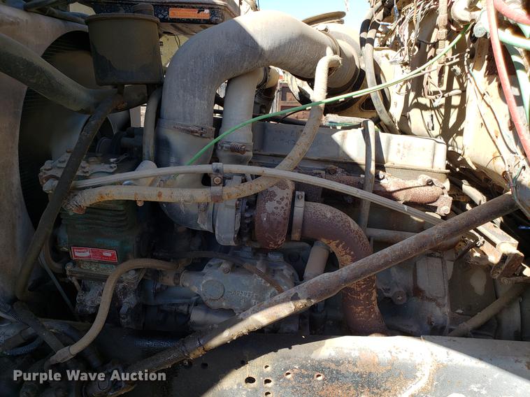 image for item DD3969 1992 Ford LT8000 fly ash truck