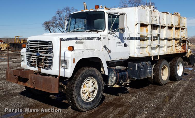 image for item DD3970 1992 Ford LT8000 fly ash truck