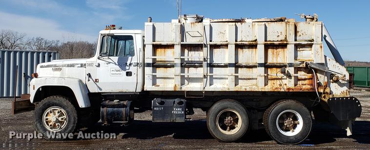 image for item DD3970 1992 Ford LT8000 fly ash truck