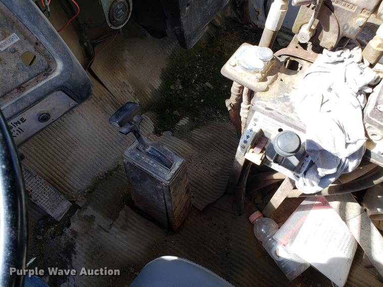 image for item DD3970 1992 Ford LT8000 fly ash truck