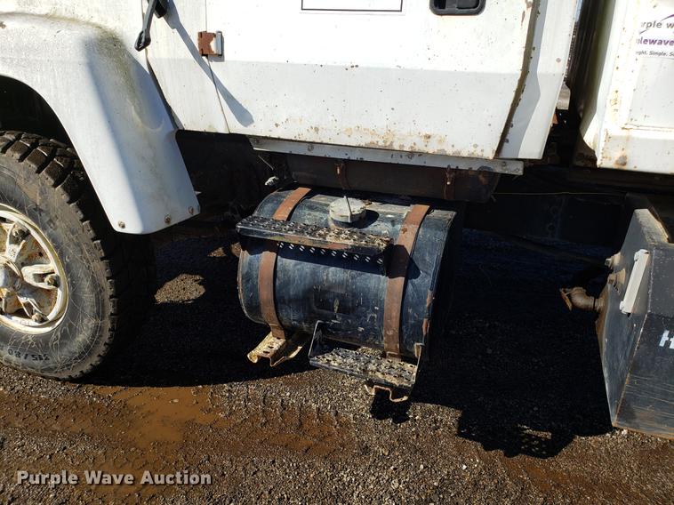image for item DD3970 1992 Ford LT8000 fly ash truck