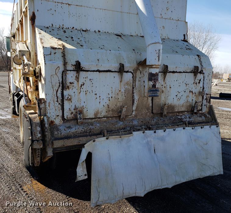 image for item DD3970 1992 Ford LT8000 fly ash truck