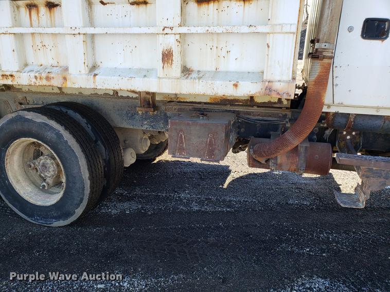 image for item DD3970 1992 Ford LT8000 fly ash truck