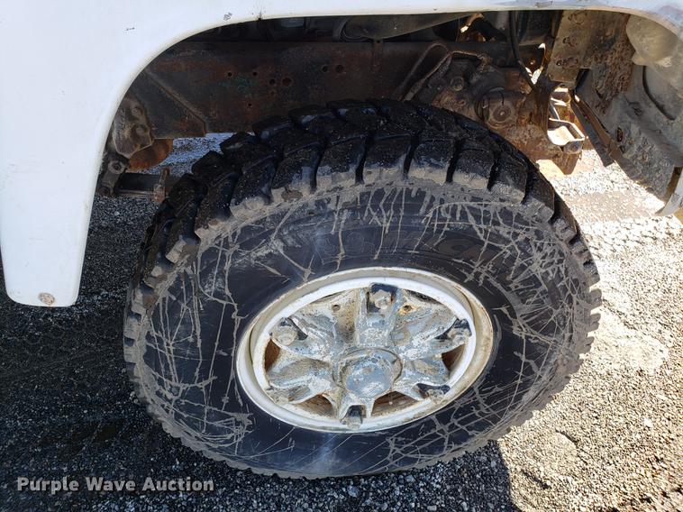 image for item DD3970 1992 Ford LT8000 fly ash truck