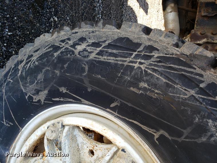 image for item DD3970 1992 Ford LT8000 fly ash truck