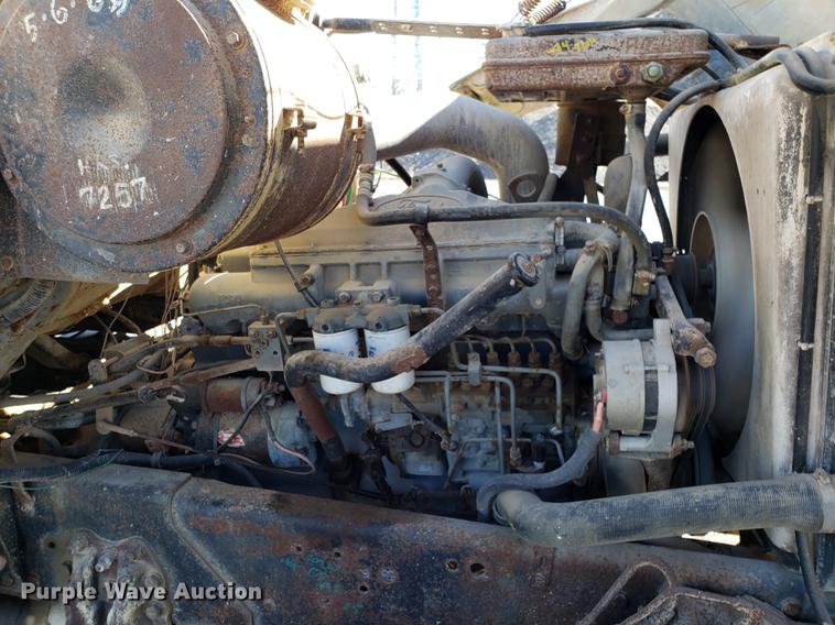 image for item DD3970 1992 Ford LT8000 fly ash truck