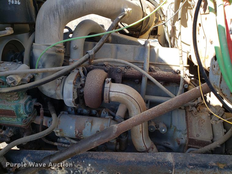 image for item DD3970 1992 Ford LT8000 fly ash truck