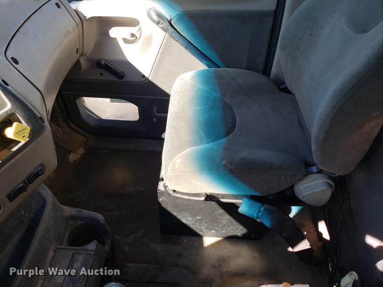 image for item DD3972 2000 Sterling LT9500 semi truck