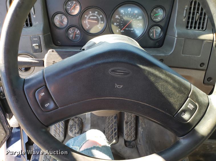 image for item DD3972 2000 Sterling LT9500 semi truck