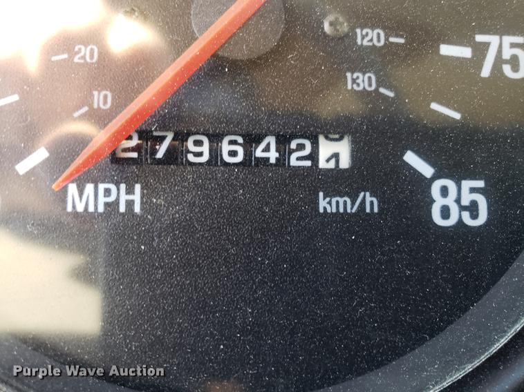 image for item DD3972 2000 Sterling LT9500 semi truck