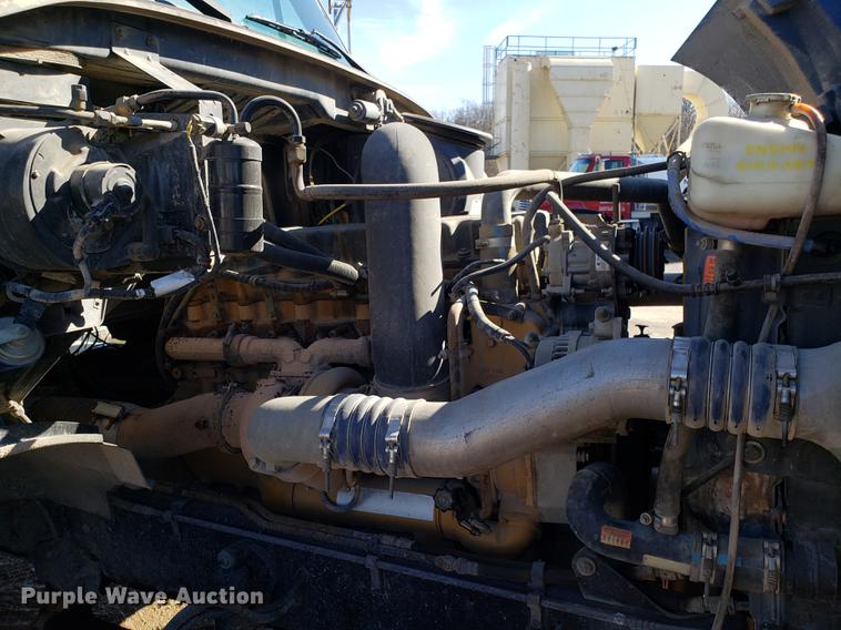 image for item DD3972 2000 Sterling LT9500 semi truck