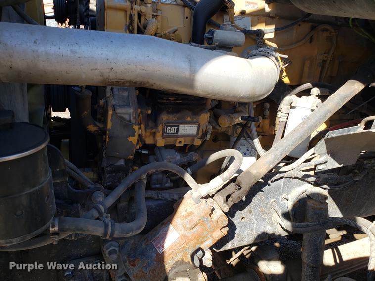 image for item DD3972 2000 Sterling LT9500 semi truck