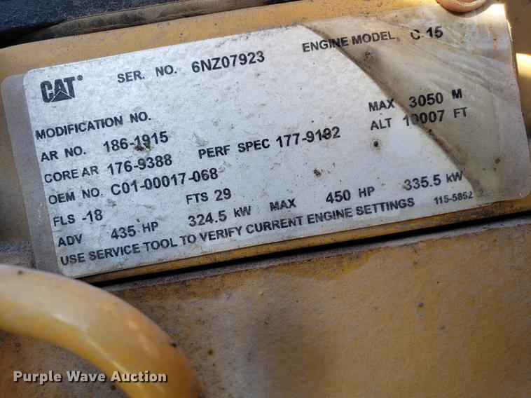 image for item DD3972 2000 Sterling LT9500 semi truck