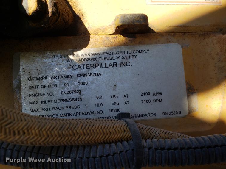 image for item DD3972 2000 Sterling LT9500 semi truck