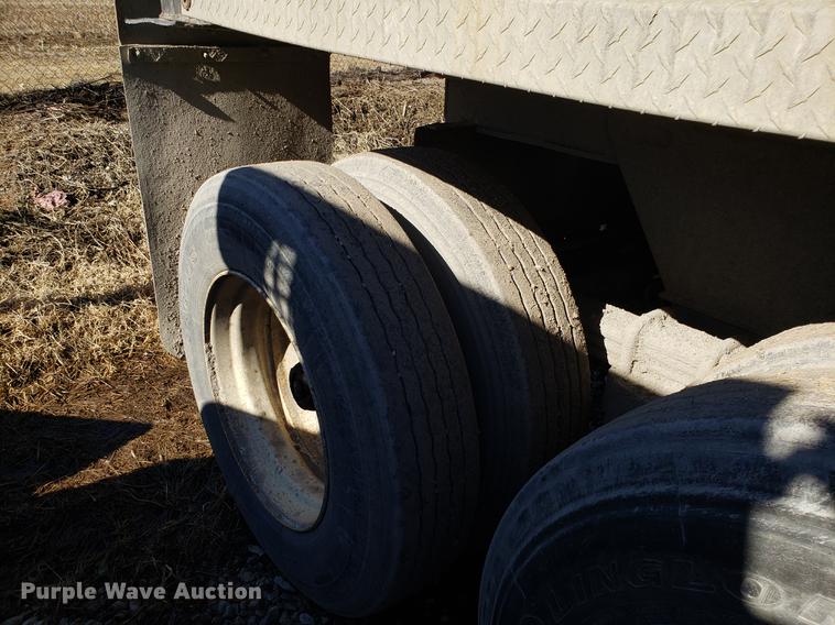 image for item DD3973 2009 Clement RKH52625 end dump trailer