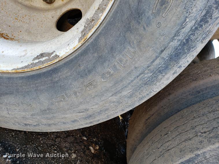 image for item DD3973 2009 Clement RKH52625 end dump trailer