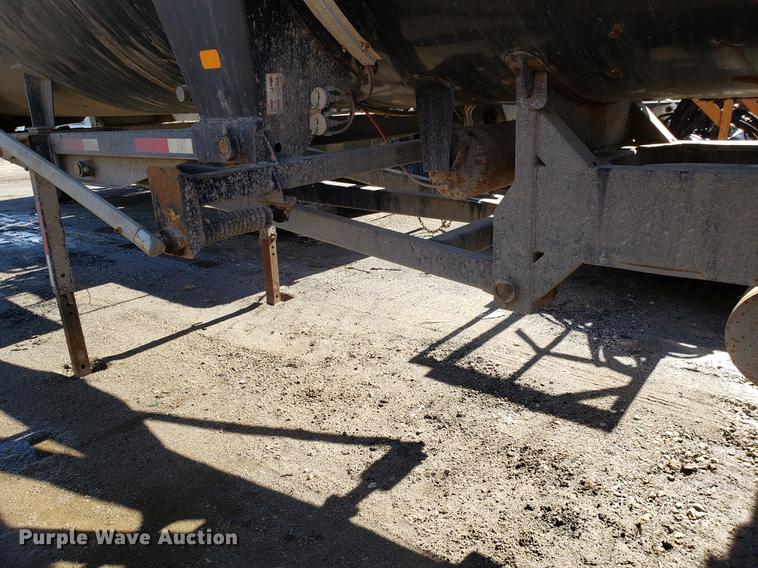 image for item DD3973 2009 Clement RKH52625 end dump trailer