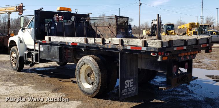 image for item DD3974 1995 Ford F800 flatbed truck