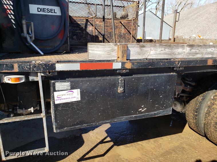 image for item DD3974 1995 Ford F800 flatbed truck