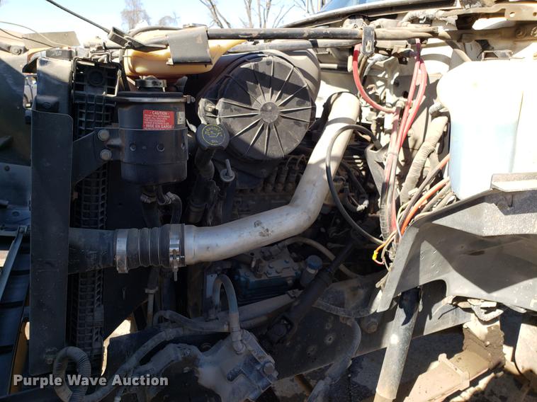 image for item DD3974 1995 Ford F800 flatbed truck