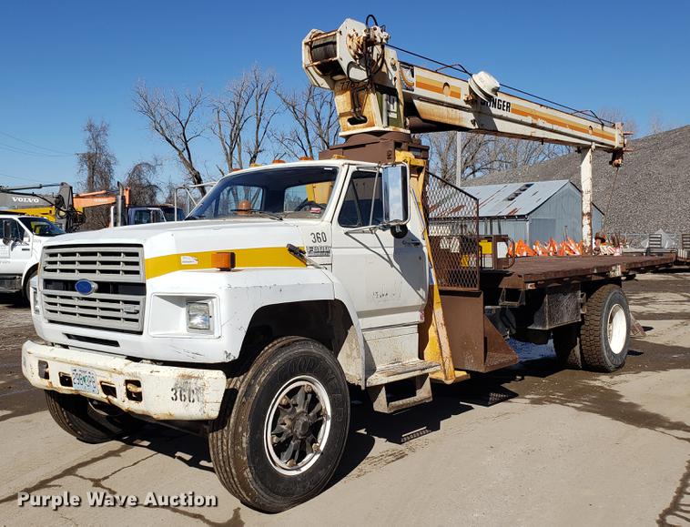 image for item DD3975 1987 Ford F800 crane truck