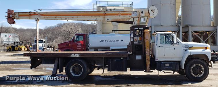 image for item DD3975 1987 Ford F800 crane truck