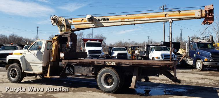 image for item DD3975 1987 Ford F800 crane truck