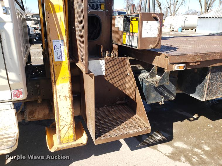 image for item DD3975 1987 Ford F800 crane truck