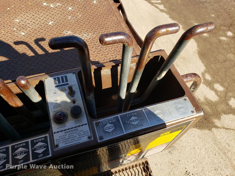 image for item DD3975 1987 Ford F800 crane truck