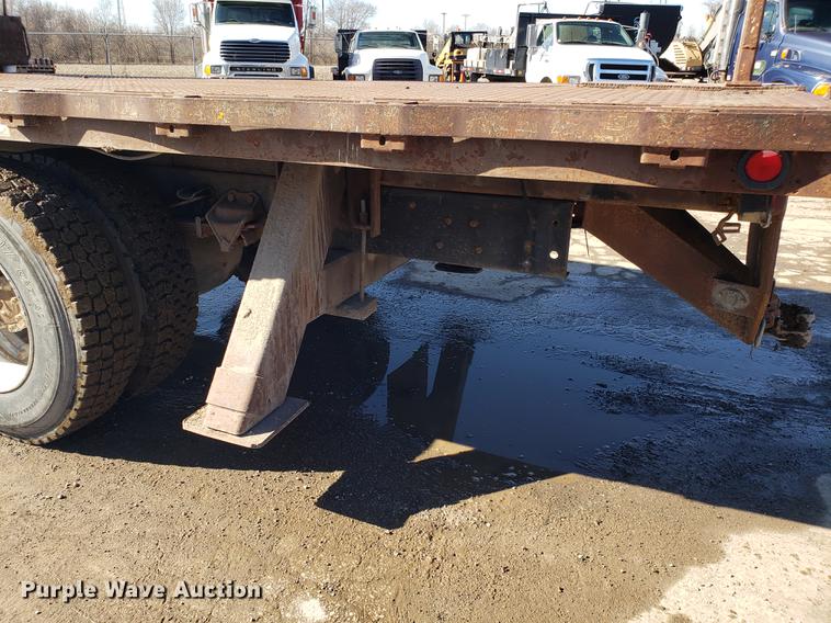 image for item DD3975 1987 Ford F800 crane truck