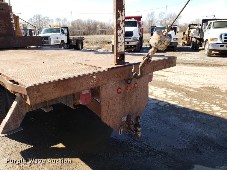 image for item DD3975 1987 Ford F800 crane truck