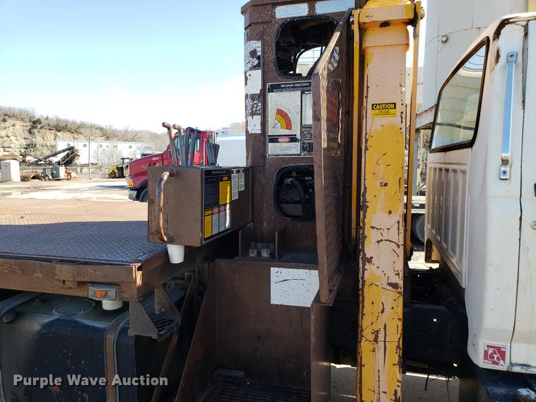 image for item DD3975 1987 Ford F800 crane truck