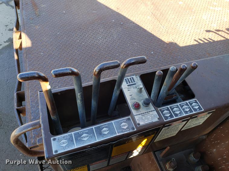 image for item DD3975 1987 Ford F800 crane truck