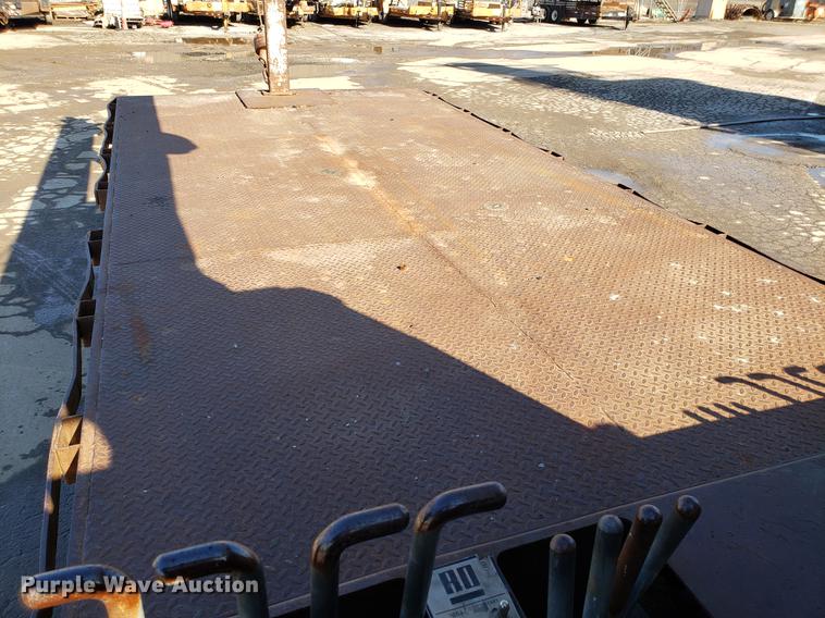 image for item DD3975 1987 Ford F800 crane truck