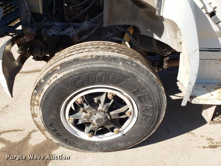 image for item DD3975 1987 Ford F800 crane truck