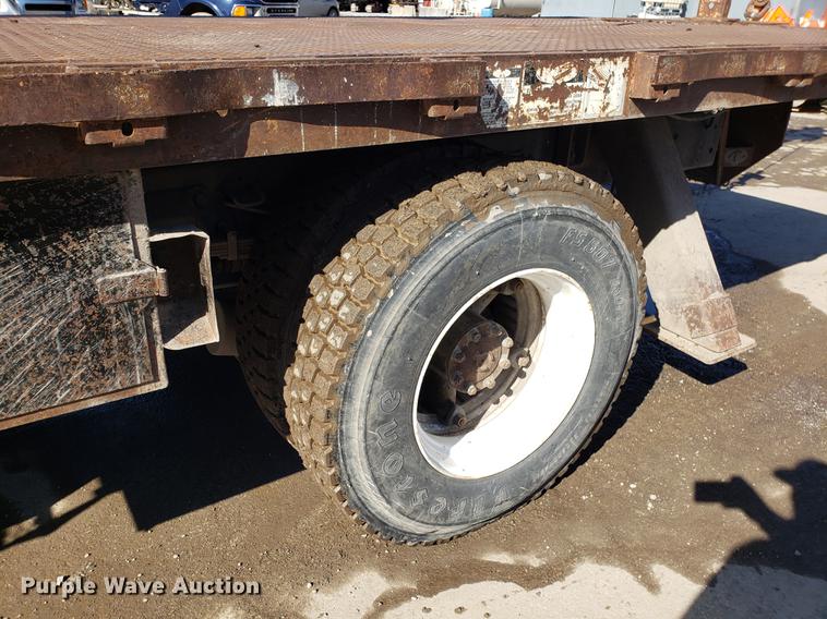 image for item DD3975 1987 Ford F800 crane truck