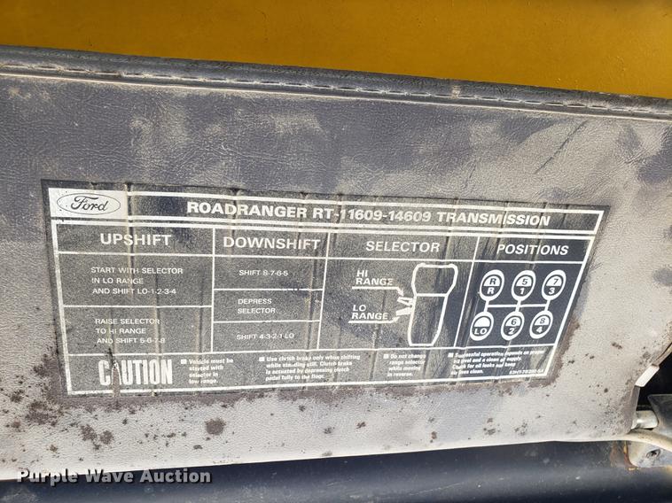 image for item DD3976 1985 Ford LT9000 water truck