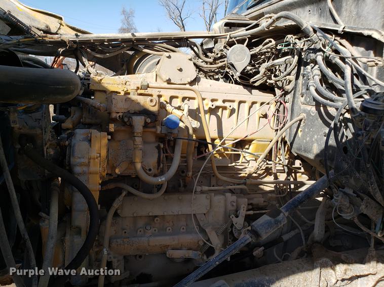 image for item DD3976 1985 Ford LT9000 water truck