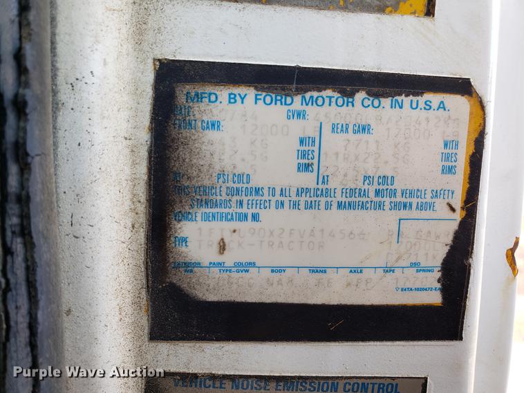 image for item DD3976 1985 Ford LT9000 water truck