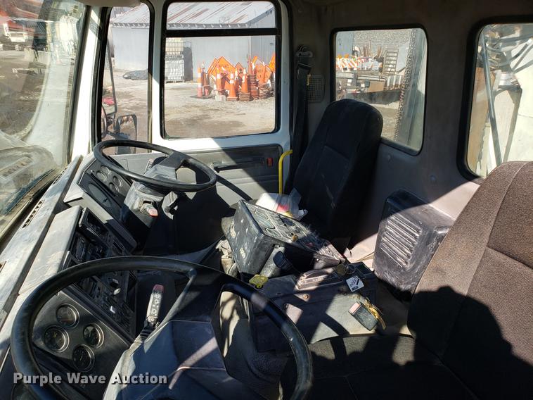 image for item DD3977 2003 Sterling SC8000 street sweeper truck