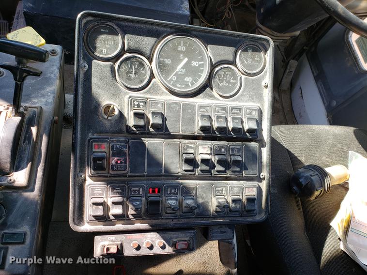 image for item DD3977 2003 Sterling SC8000 street sweeper truck