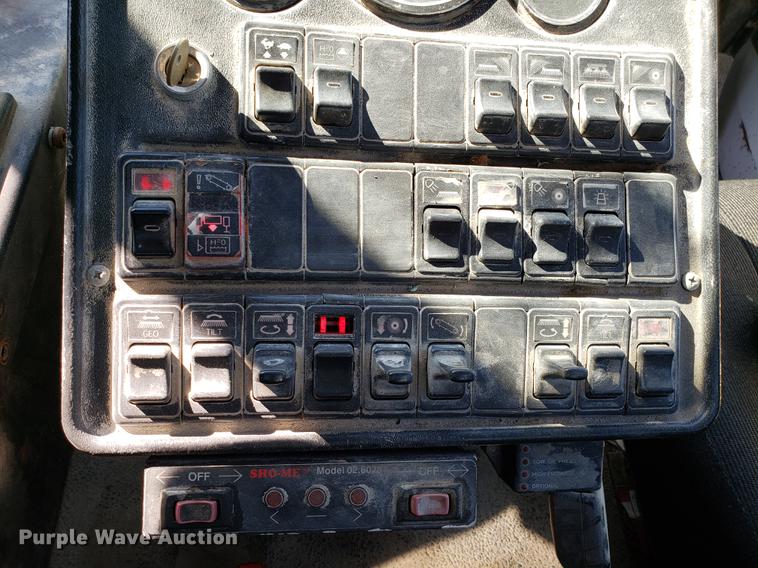 image for item DD3977 2003 Sterling SC8000 street sweeper truck