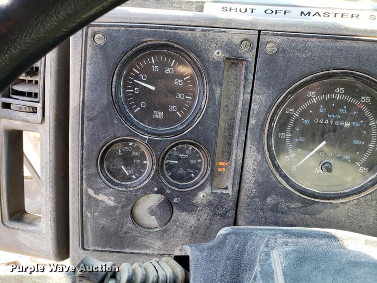 image for item DD3977 2003 Sterling SC8000 street sweeper truck