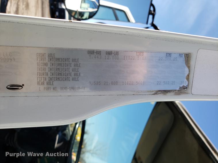 image for item DD3977 2003 Sterling SC8000 street sweeper truck