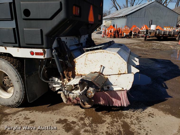 image for item DD3977 2003 Sterling SC8000 street sweeper truck