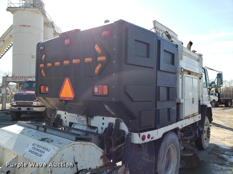 image for item DD3977 2003 Sterling SC8000 street sweeper truck