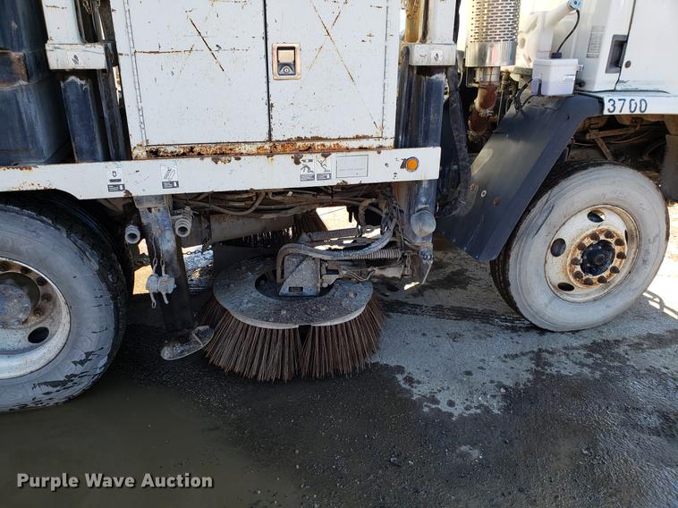 image for item DD3977 2003 Sterling SC8000 street sweeper truck