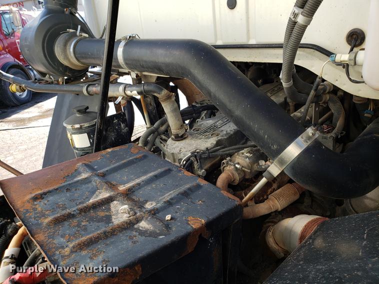 image for item DD3977 2003 Sterling SC8000 street sweeper truck