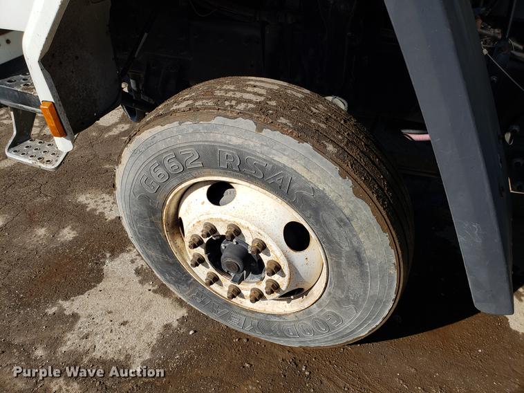 image for item DD3977 2003 Sterling SC8000 street sweeper truck