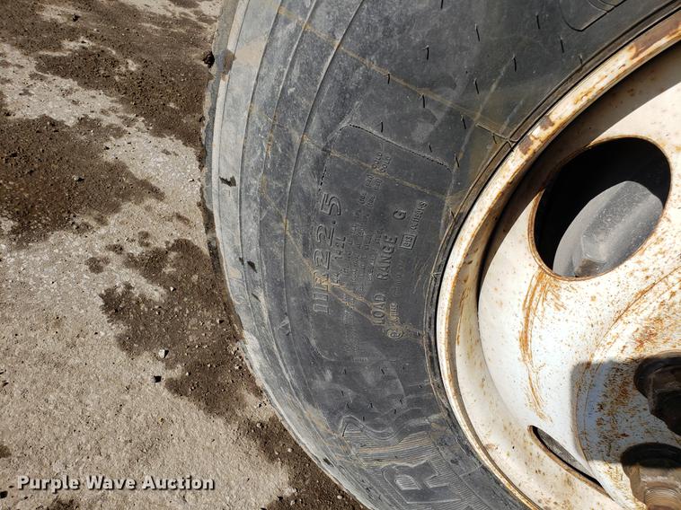 image for item DD3977 2003 Sterling SC8000 street sweeper truck